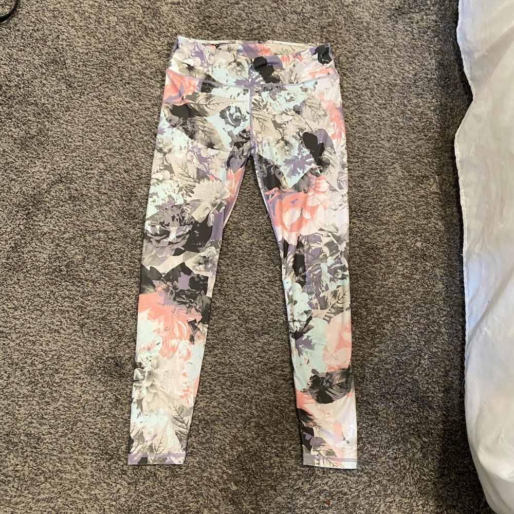 Fabletics leggings - Picture 2 of 3